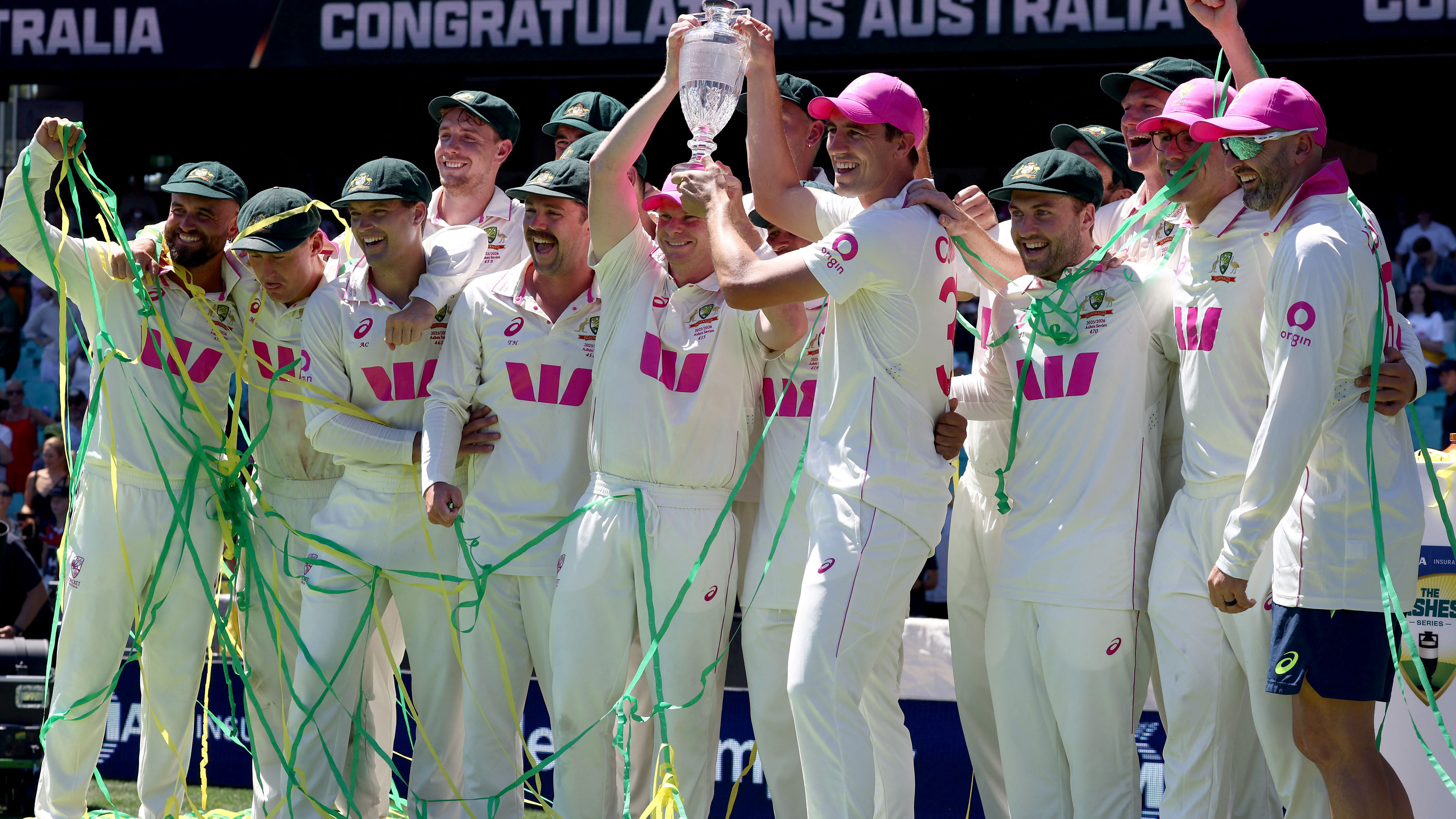 এবার অন্য রকম অ্যাশেজ কাটাল অস্ট্রেলিয়া