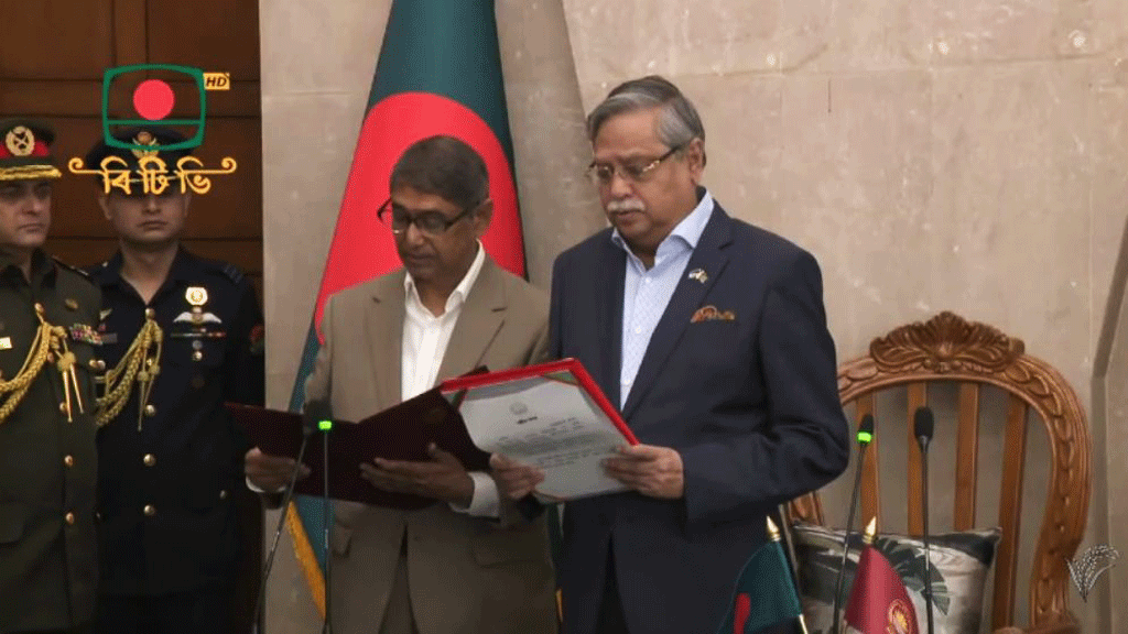 নতুন মন্ত্রী হলেন আহমেদ আযম খান