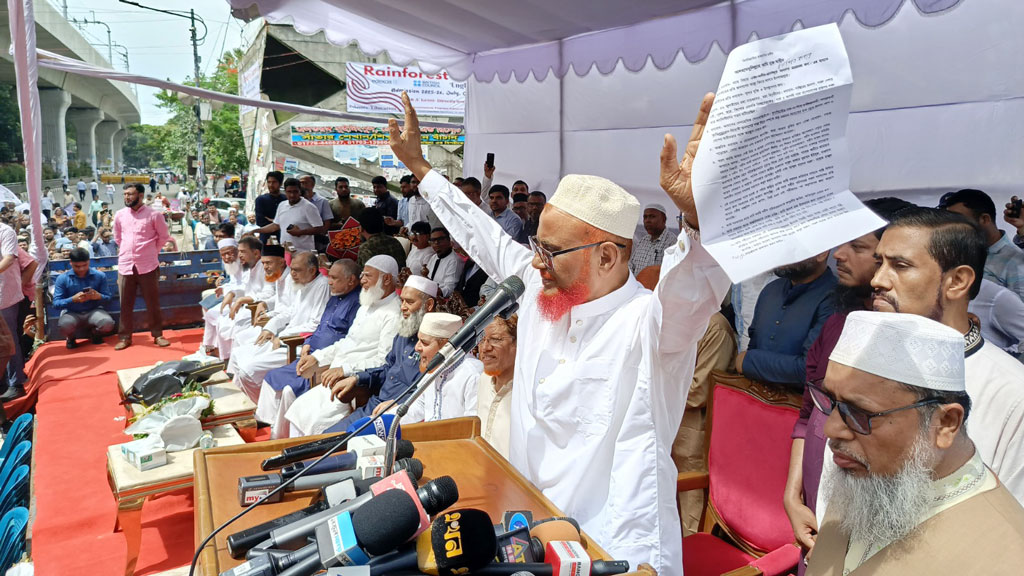 ‘গলায় রশি ঝোলানোর পরিবর্তে ফুলের মালা পাচ্ছি’, মুক্তি পেয়ে এটিএম আজহার