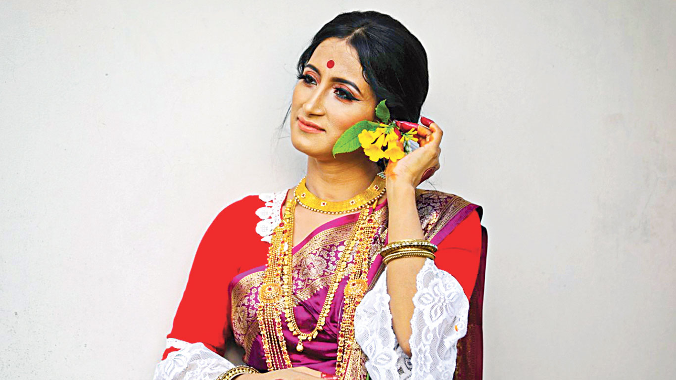 ভালোবেসে সখী নিভৃত যতনে…