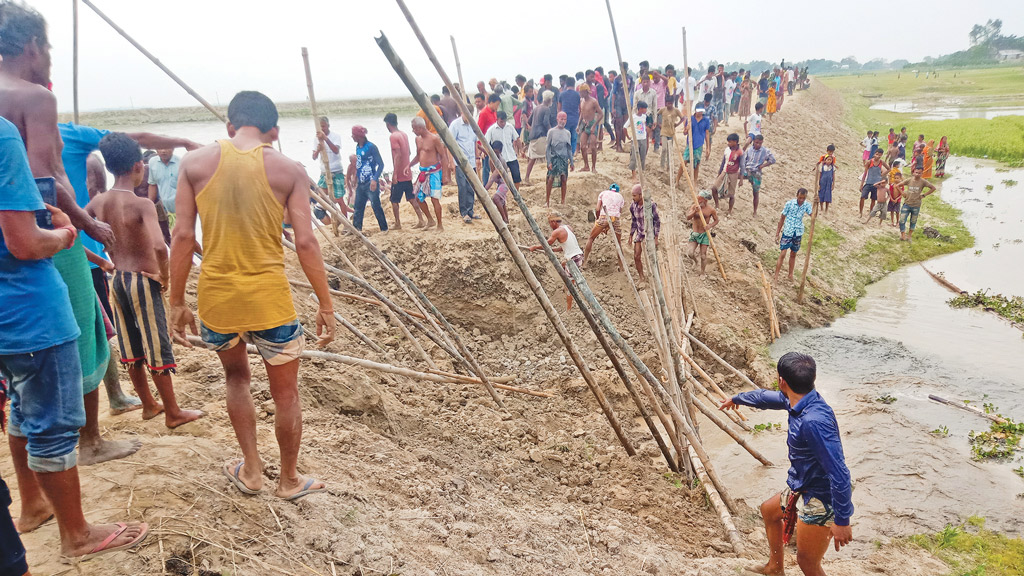 নদীর পানি কমলেও শঙ্কা কাটেনি কৃষকদের