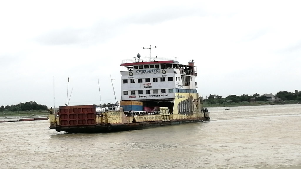 স্রোতের কারণে ফেরি চলাচল ব্যাহত