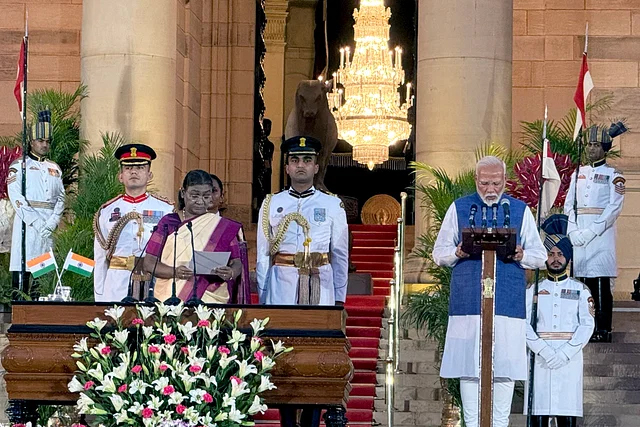 টানা তৃতীয় মেয়াদে শপথ নিয়ে ইতিহাসের পাতায় নরেন্দ্র মোদি