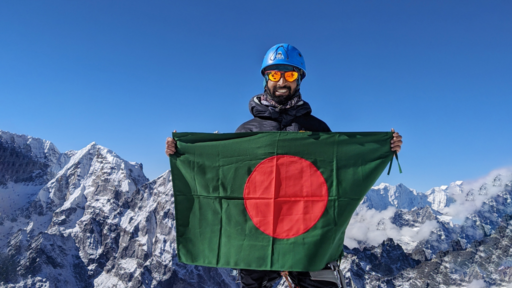 এভারেস্টের পথে আরেক ধাপ এগোলেন তৌকির