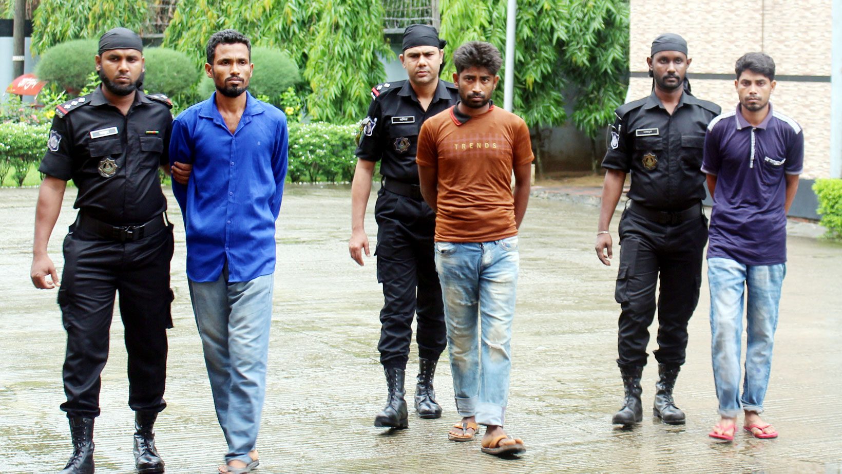 যুবককে খুনের অভিযোগে ৩ ভাই গ্রেপ্তার 