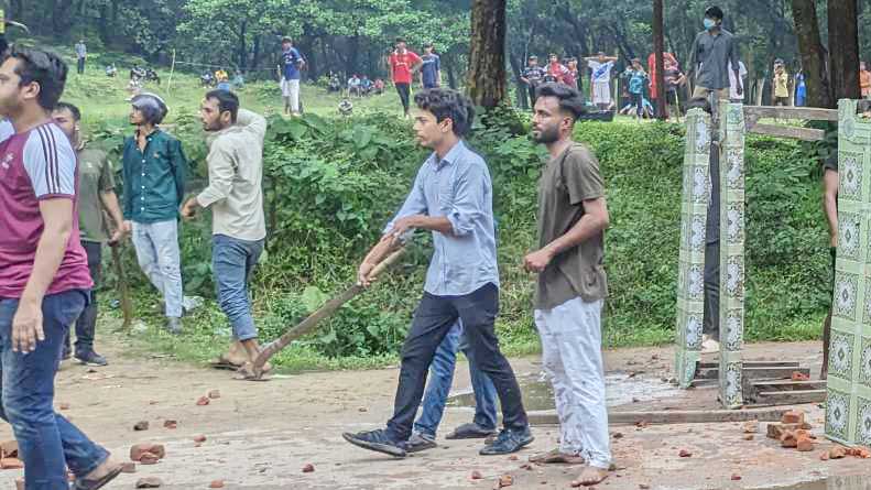 চবিতে ছাত্রলীগের দুই পক্ষের সংঘর্ষ, আহত ১৯