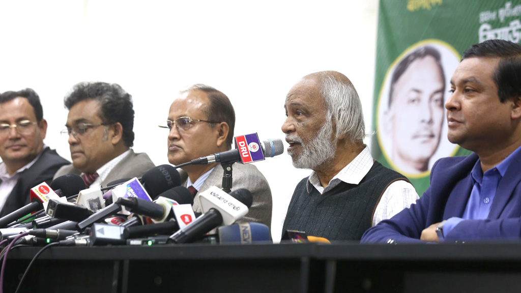 বিদেশিদের কাছে বিএনপিকে মৌলবাদী হিসেবে বোঝানোর বৃথা চেষ্টা করছে সরকার: মঈন খান