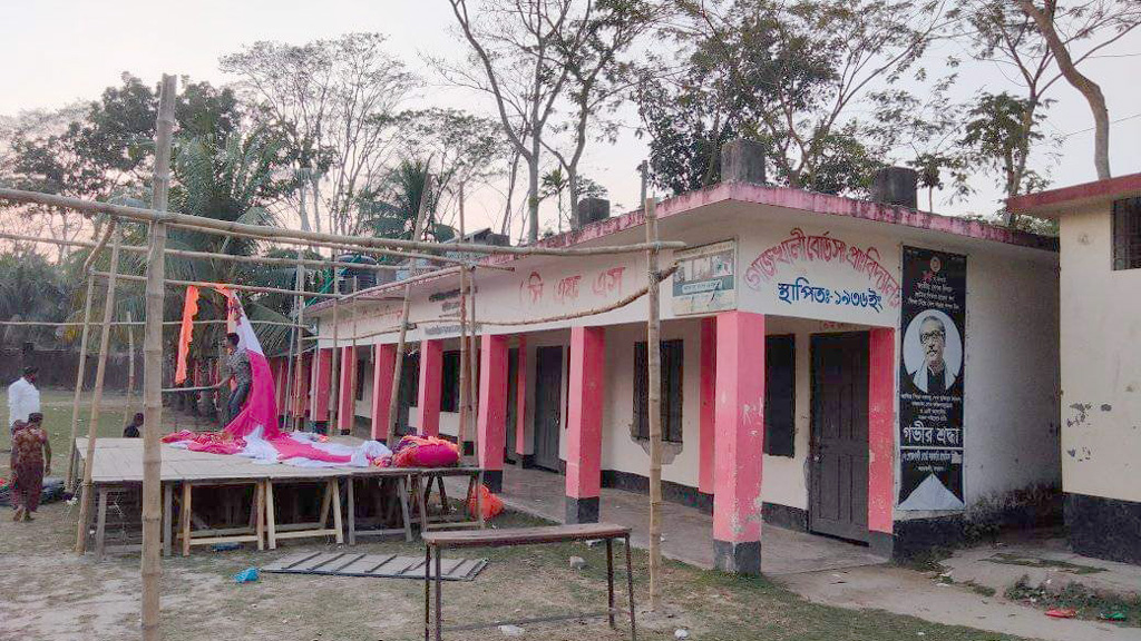 ব্যানারে ইউপি চেয়ারম্যানের নাম না থাকায় ক্রীড়া প্রতিযোগিতা পণ্ড