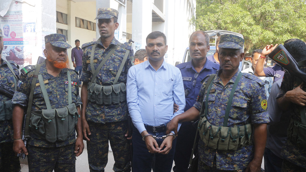 ঠাকুরগাঁওয়ে ভারতীয় দাবি করা চিকিৎসকের ২ বছর কারাদণ্ড ও জরিমানা