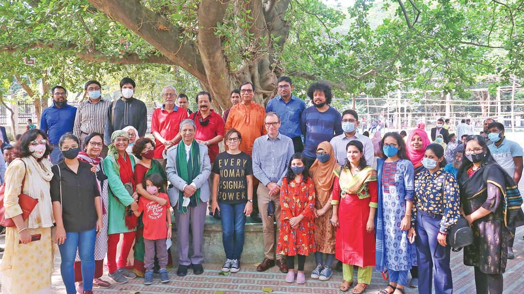 মুক্তিযুদ্ধে ঢাবির গৌরবোজ্জ্বল ইতিহাস ছড়িয়ে দিতে হবে