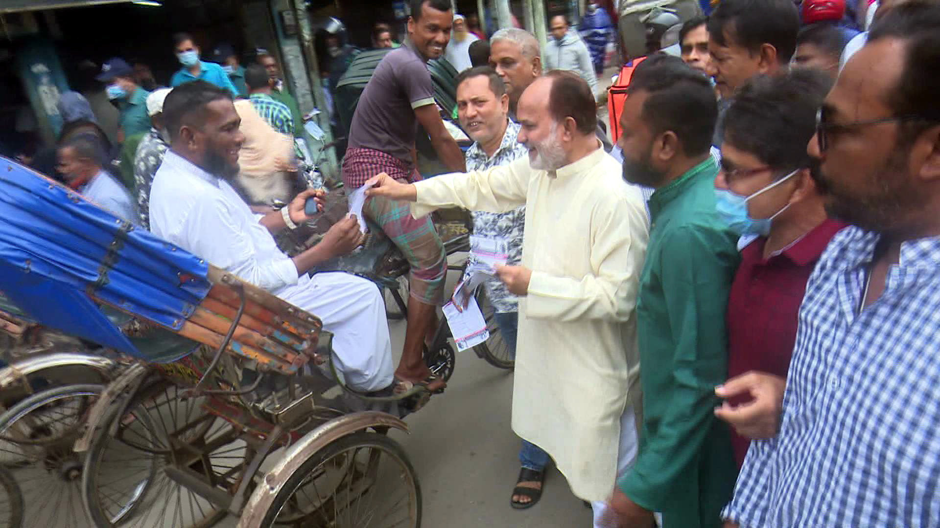 পণ্যমূল্যে দিশেহারা মানুষ