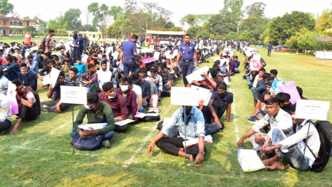 কনস্টেবল নিয়োগের বাছাই কার্যক্রম শুরু