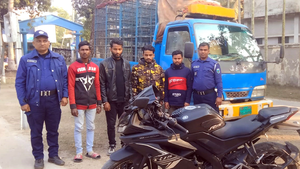 ৫০০ হাঁস লুট, একদিন পর উদ্ধার