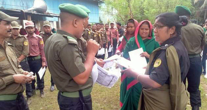 আনসার সদস্যকে হাজার টাকায় কিনতে হলো ভোটের ডিউটি