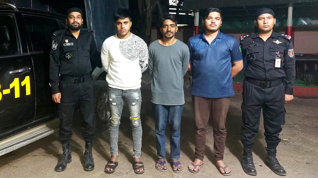 কুমিল্লায় নেশাজাতীয় বড়িসহ গ্রেপ্তার ৫ 