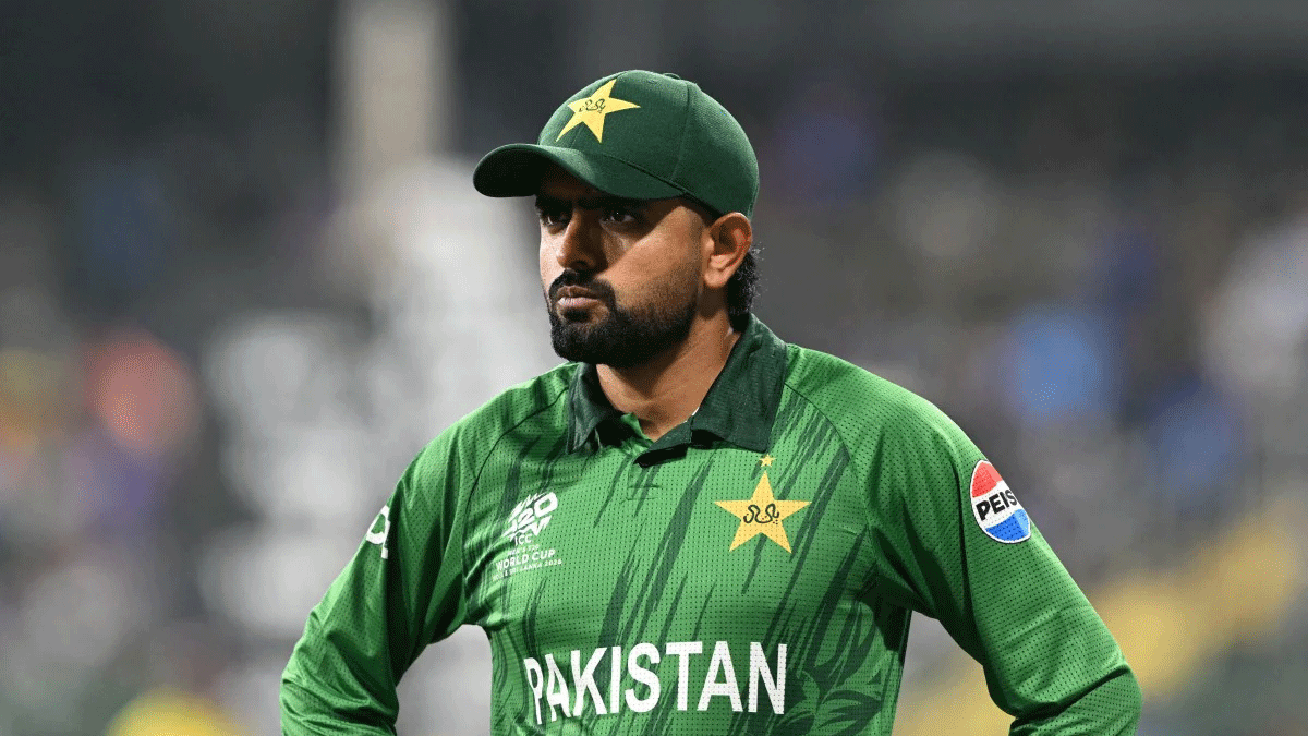 ‘ইনস্যুরেন্স পলিসিতে খেলছে বাবর’