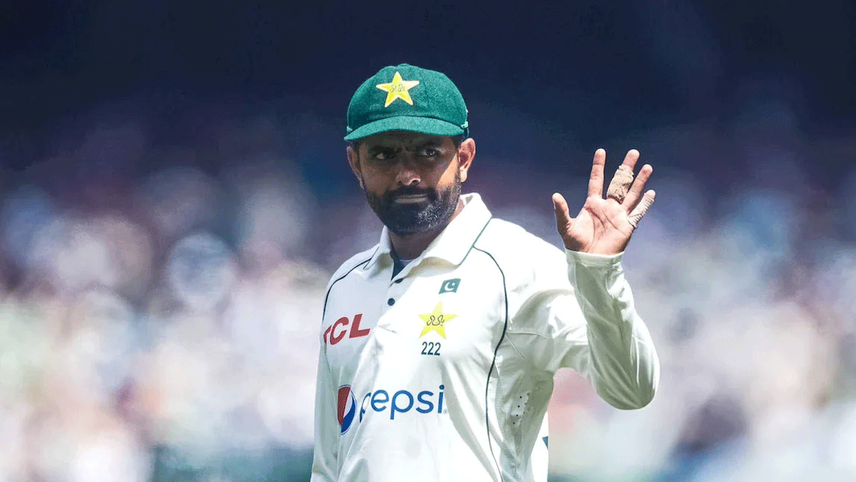 পাকিস্তানের নেতৃত্ব ফিরে পেলেন বাবর