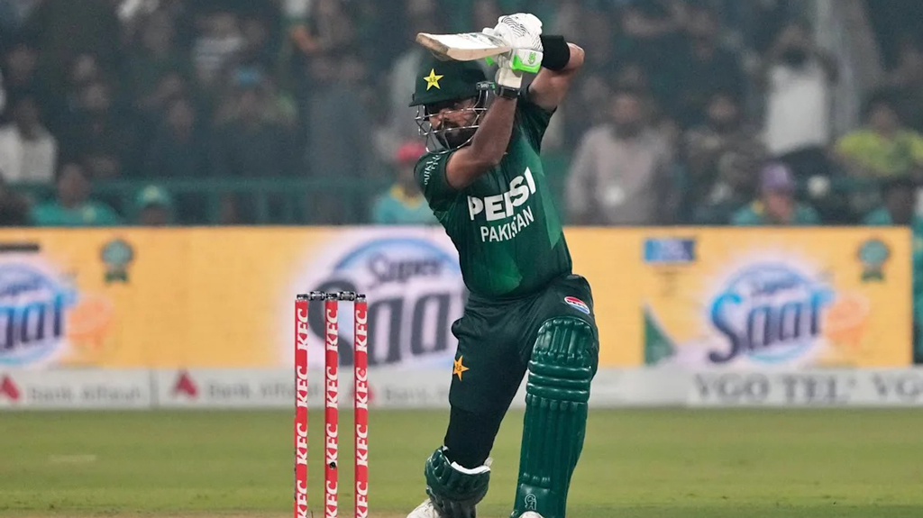 রোহিতকে পেছনে ফেলে বাবর এখন টি-টোয়েন্টিতে সর্বোচ্চ রানের মালিক