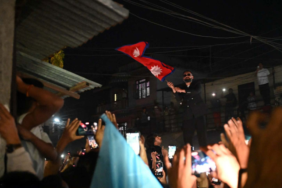 নেপালে নির্বাচন: ওলিকে ইতিহাস গড়ে হারালেন বালেন্দ্র, নিরঙ্কুশ জয়ের পথে তাঁর দল