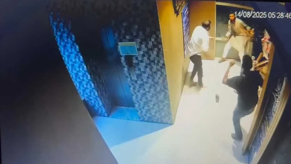 বনানীতে সিসা বারে যুবককে হত্যা, প্রধান ২ আসামি কুমিল্লায় গ্রেপ্তার