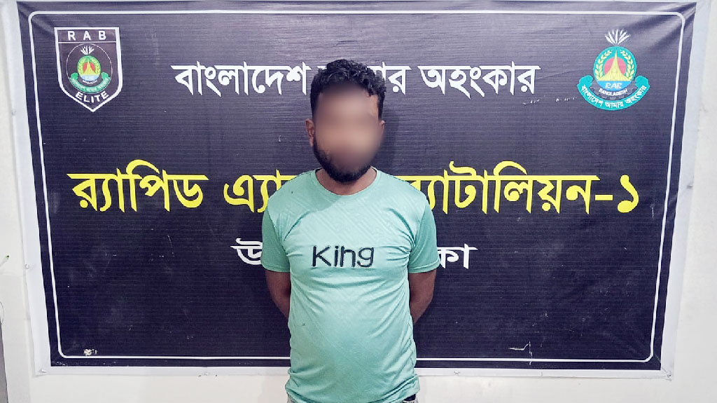 বনানীতে পাজেরো গাড়ি থেকে ৩৩ লাখ টাকার বিদেশি মদসহ গ্রেপ্তার ১