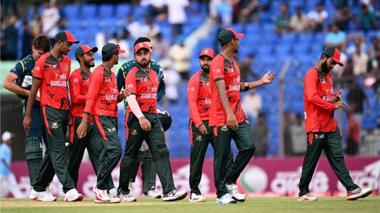 দুই পরিবর্তন নিয়ে ফিল্ডিংয়ে বাংলাদেশ