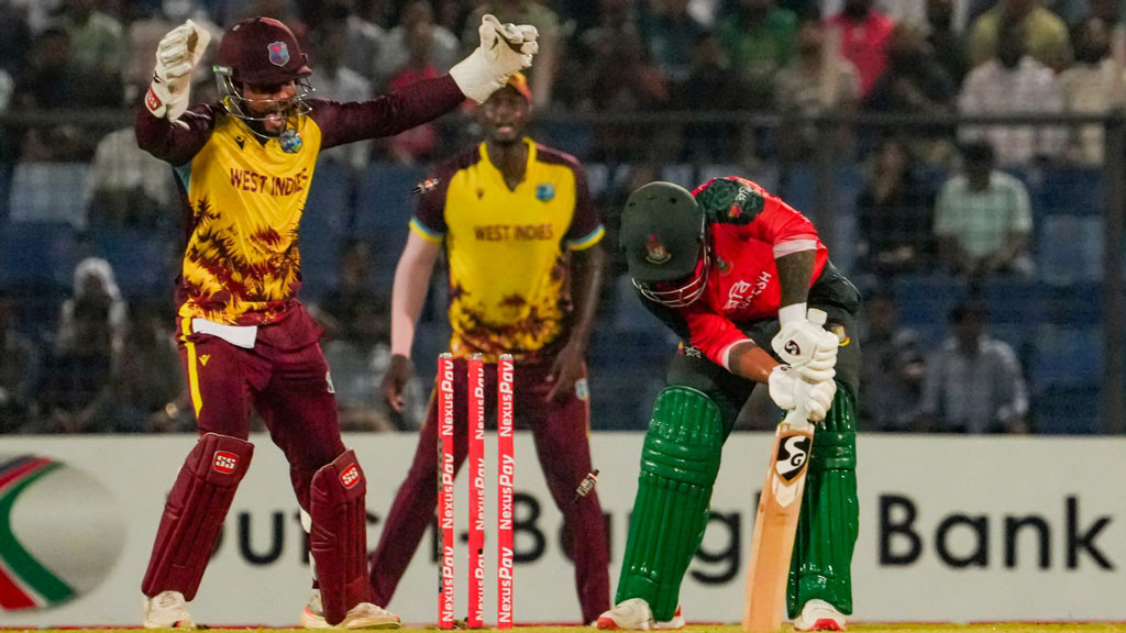 ব্যাটিং ব্যর্থতায় সিরিজটাই খোয়াল বাংলাদেশ