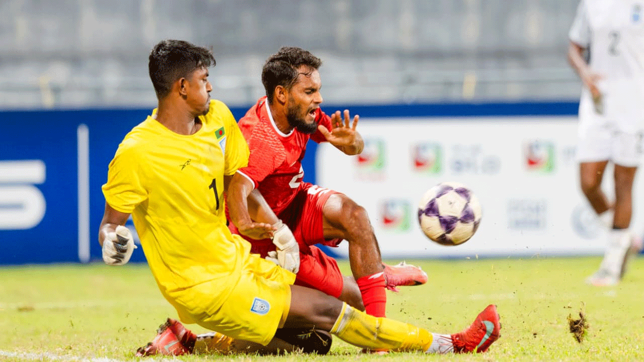 বিতর্কিত রেফারিং আর মারামারির ম্যাচে বাংলাদেশের হতাশ