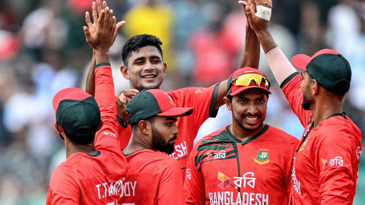 ধবলধোলাই এড়াতে পারবে তো বাংলাদেশ