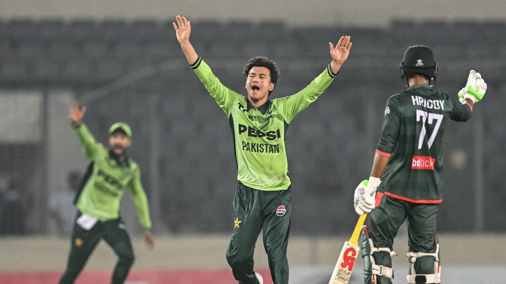 বাংলাদেশকে হারিয়ে সমতায় ফিরল পাকিস্তান