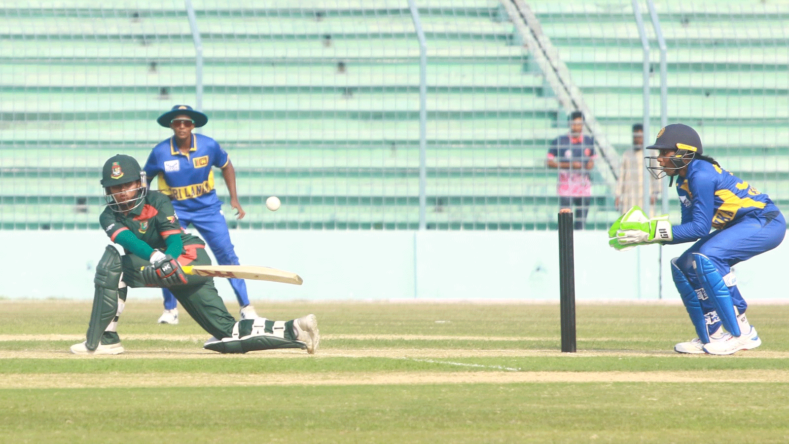 বাংলাদেশকে হারিয়ে সমতায় শ্রীলঙ্কা