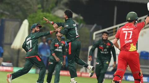 বাংলাদেশকে কঠিন লক্ষ্য ছুঁড়ে দিল জিম্বাবুয়ে