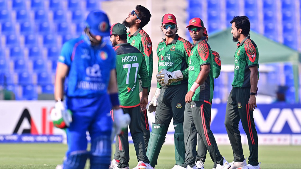 ব্যাটারদের কাজটা সহজ করে দিলেন বোলাররা