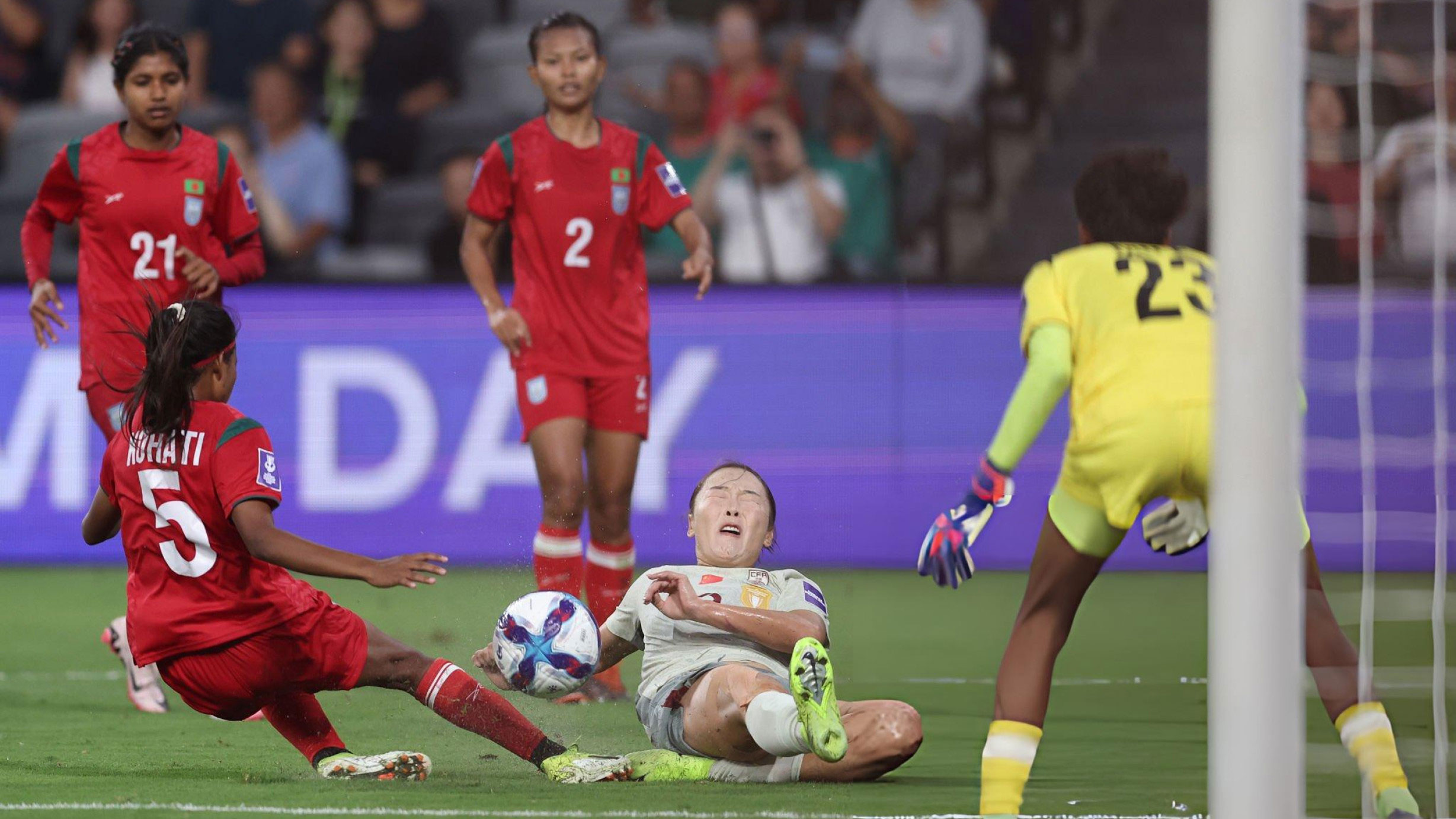 হেরেও চ্যাম্পিয়ন চীনের কুর্নিশ পেল বাংলাদেশ