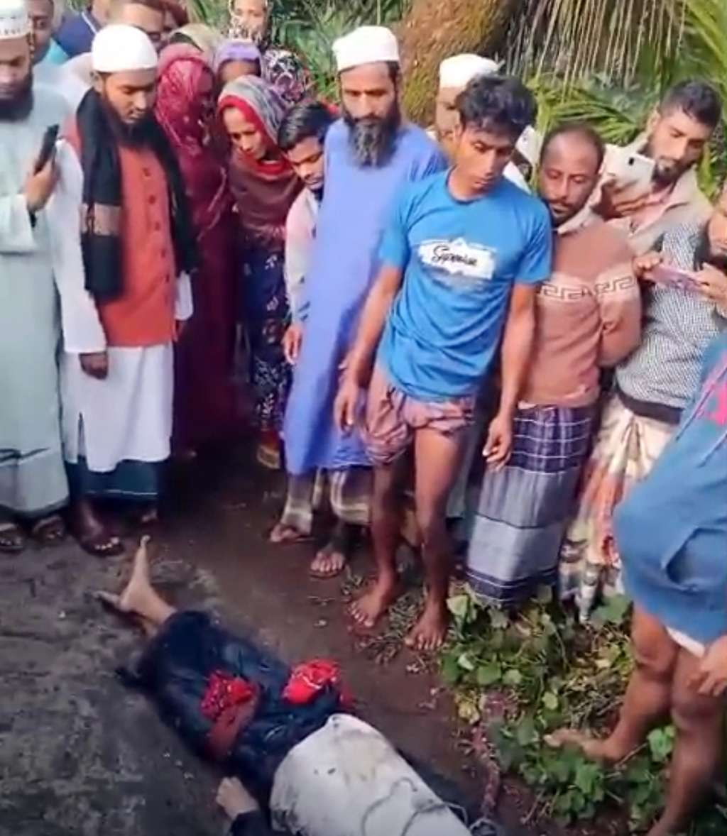 গলায় রশি ও পেছনে হাত বাঁধা অবস্থায় জলাশয়ে মিলল মুদিদোকানির মরদেহ