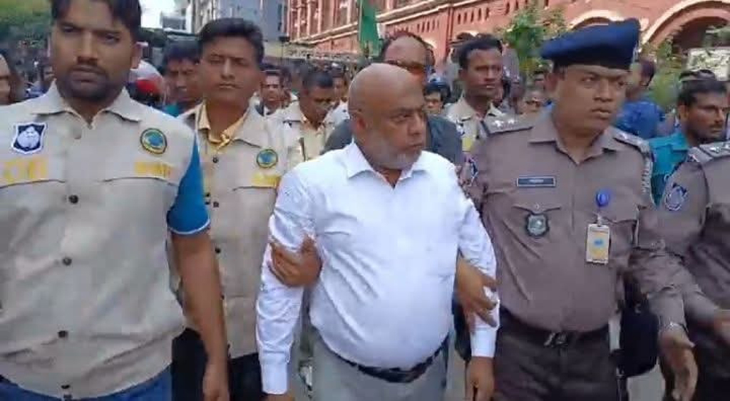 আওয়ামী লীগ নেতাকে জামিন দেওয়ায় এজলাসে বিশৃঙ্খলা, বিএনপিপন্থী আইনজীবী নেতা গ্রেপ্তার