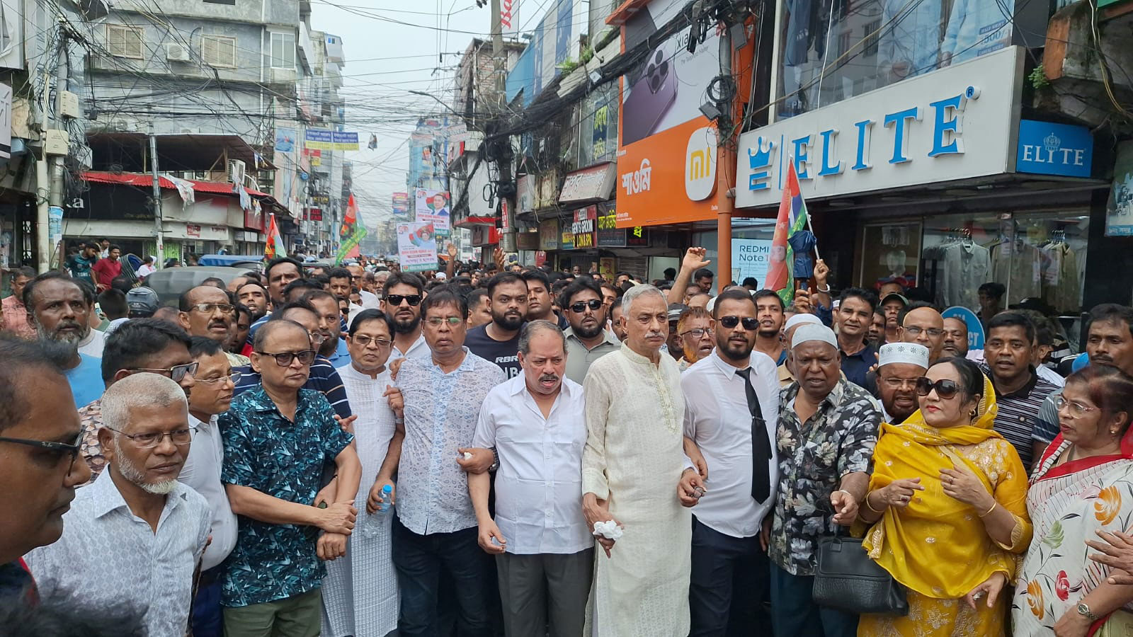 প্রধানমন্ত্রীর আগমন ঘিরে মিছিলের নগরী বরিশাল