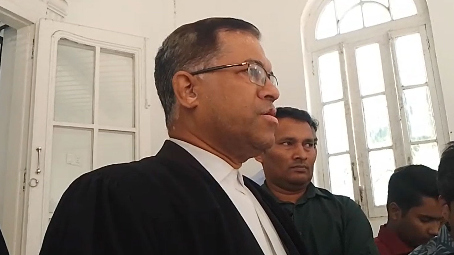 ট্রাইব্যুনালে আসামি সেনা কর্মকর্তাদের পক্ষে লড়বেন না ব্যারিস্টার সারওয়ার