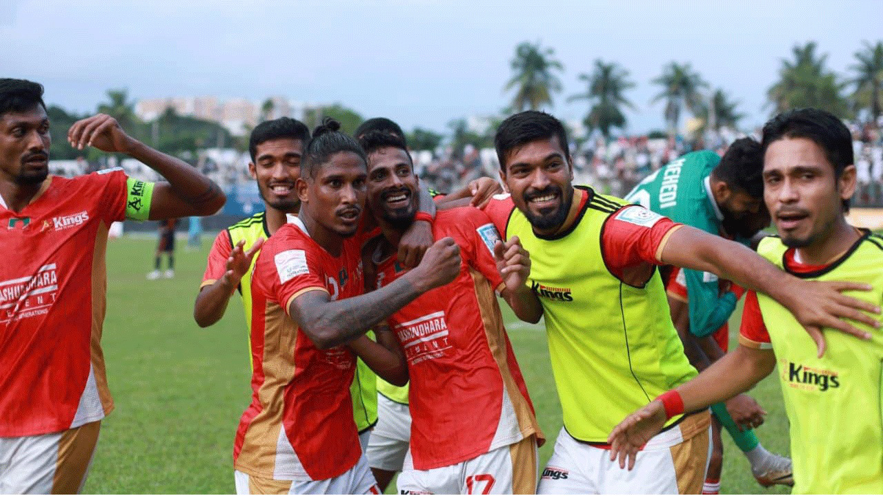 অপেশাদারি আবহে শুরু বাংলাদেশ ফুটবল লিগ