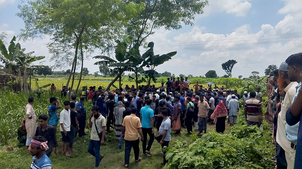 চুয়াডাঙ্গায় জমি নিয়ে বিরোধে বাবা-ছেলেকে কুপিয়ে হত্যা, আটক ২