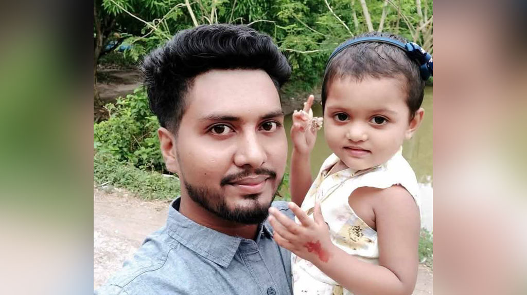 বাঘায় বাস-মোটরসাইকেল সংঘর্ষ: হাসপাতালে স্ত্রী-মেয়ে, শান্তর দাফন সম্পন্ন