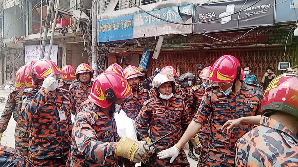 সিদ্দিক বাজারে বিস্ফোরণ: চিকিৎসাধীন আরও একজনের মৃত্যু, নিহত বেড়ে ২৫