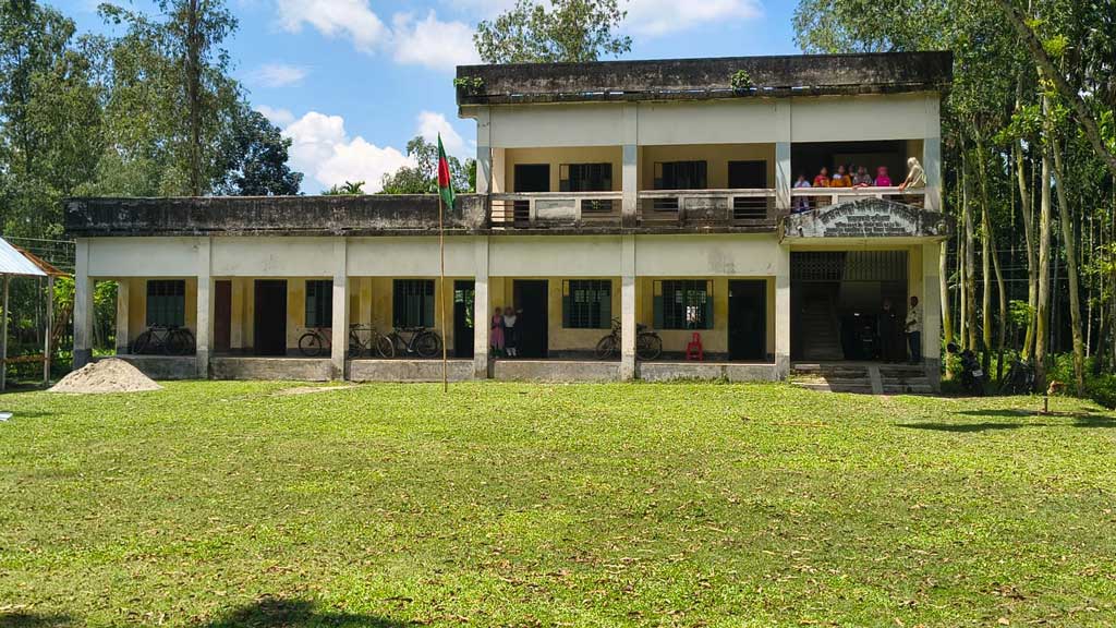 এসএসসি ও সমমান পরীক্ষা: শিক্ষার্থীর চেয়ে শিক্ষক বেশি, তবু সবাই ফেল