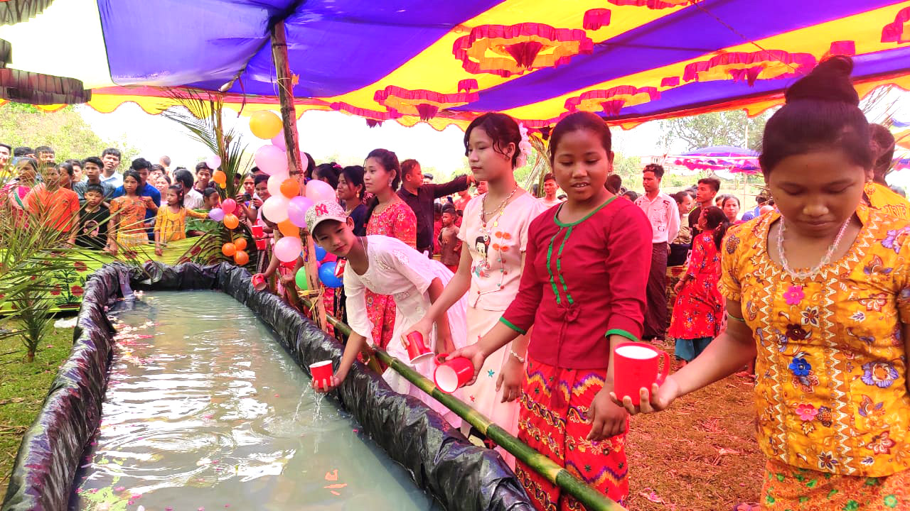 পানি ছিটিয়ে শুদ্ধ জীবন