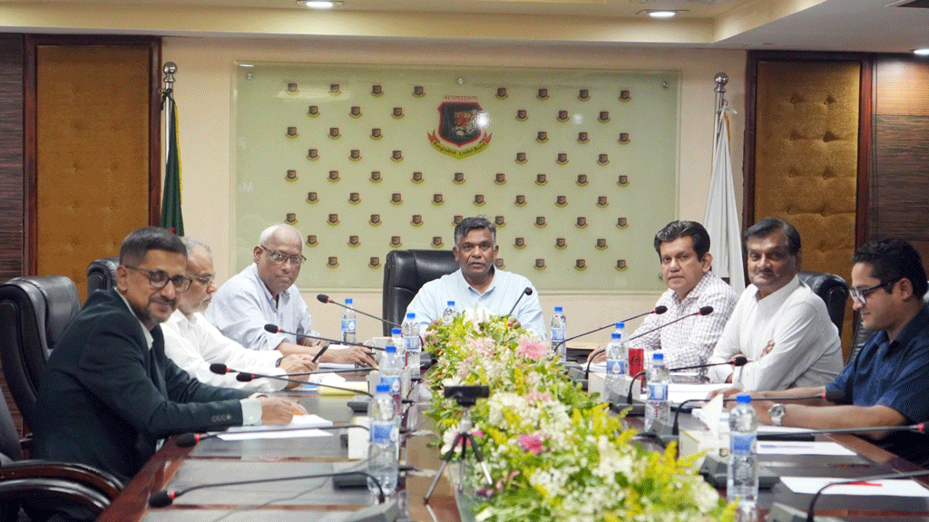 বিসিবি নির্বাচন নিয়ে বিতর্ক, চলছে জরুরি সভা