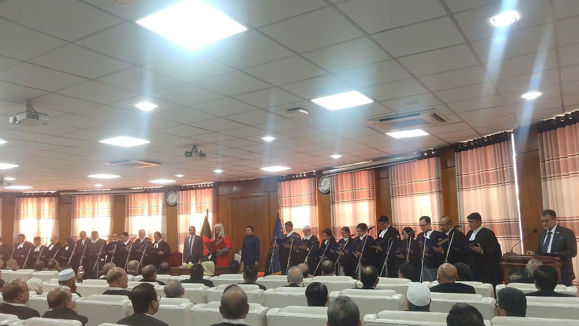 শপথ নিলেন হাইকোর্টে স্থায়ী নিয়োগ পাওয়া ২১ বিচারপতি