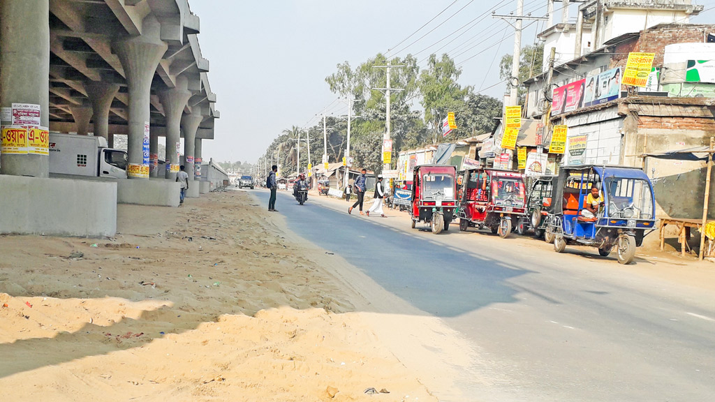 শীতের শুষ্ক মৌসুমে ধুলায় নাকাল হচ্ছে মানুষ