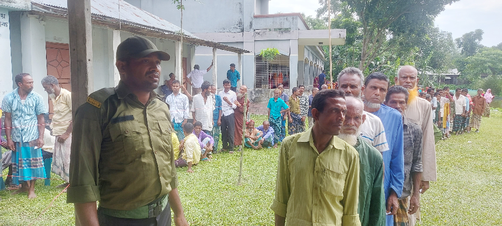 গাইবান্ধায় ৪ ইউনিয়ন পরিষদ নির্বাচনের ভোট গ্রহণ শুরু