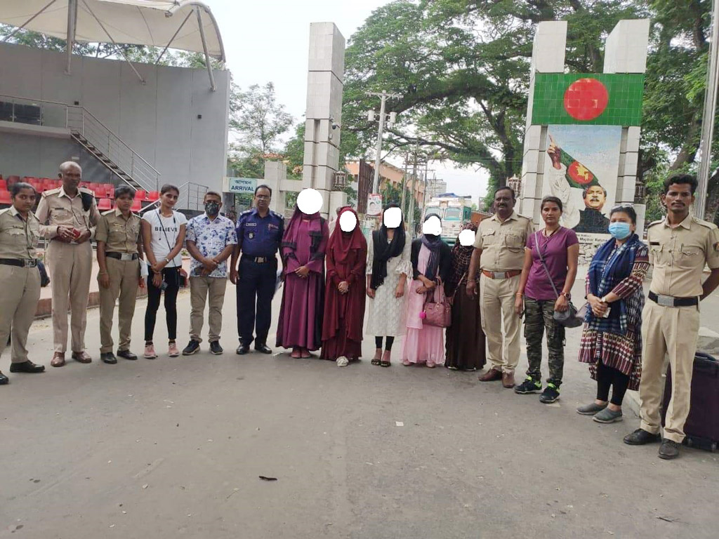 ভারতে নির্যাতনের শিকার সেই তরুণীকে বাংলাদেশের কাছে হস্তান্তর