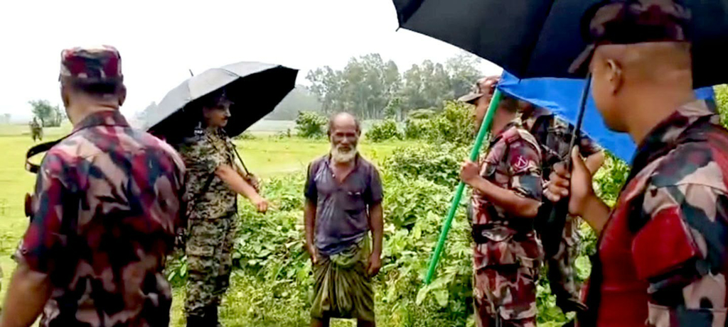 জামালপুর সীমান্তে পুশ ইনের চেষ্টা ঘিরে বিএসএফ-বিজিবি উত্তেজনা, শূন্যরেখায় বৃদ্ধ